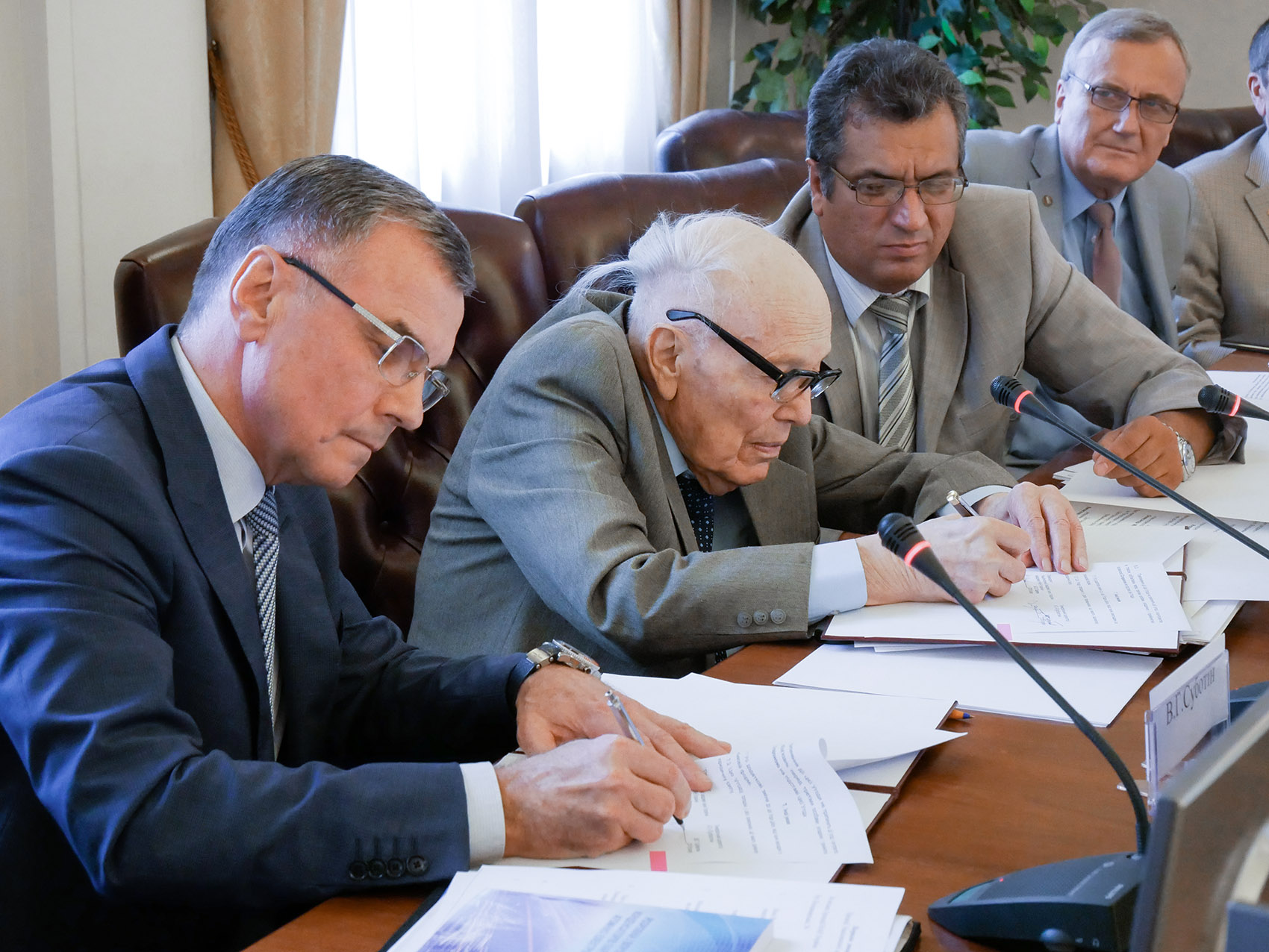 Підписання угоди про співробітництво з НАН України (з Б. Патоном) - 3